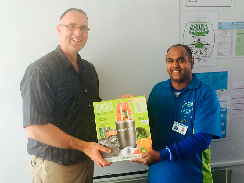 North Harbour Franchisee Raven donated a Nutri Bullet, on behalf of CrestClean North Harbour, to Parakai Principal Nick Neubert for the school Gala’s silent auction.