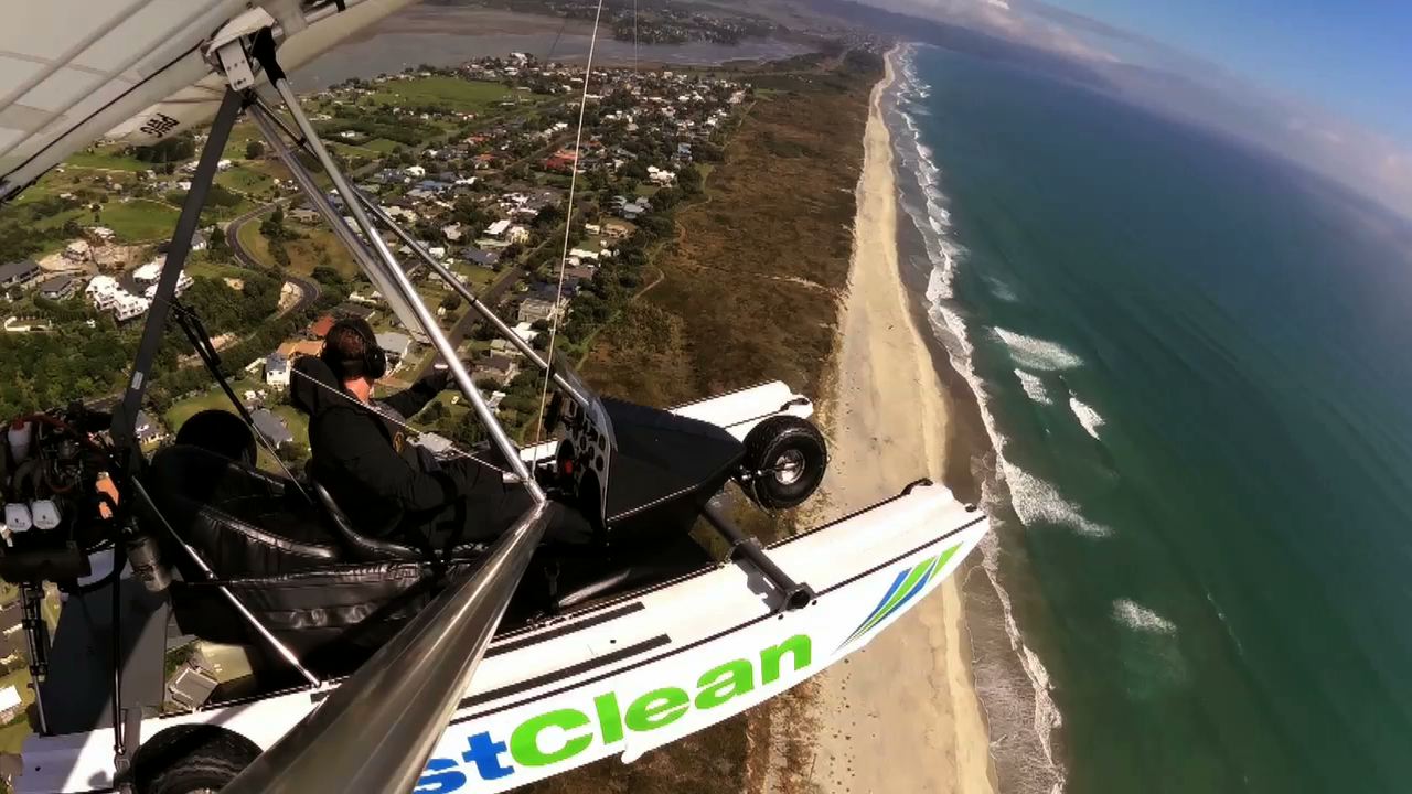 CrestClean amphibious microlight video