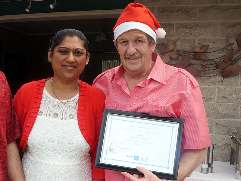 Durgeshni Datt presented Glenn with his 5 Year Long Service Award.
