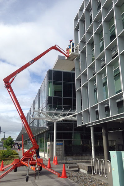 Tauranga franchisee Renier Pretorius cleans Tauranga Hospital the Pure Water way.