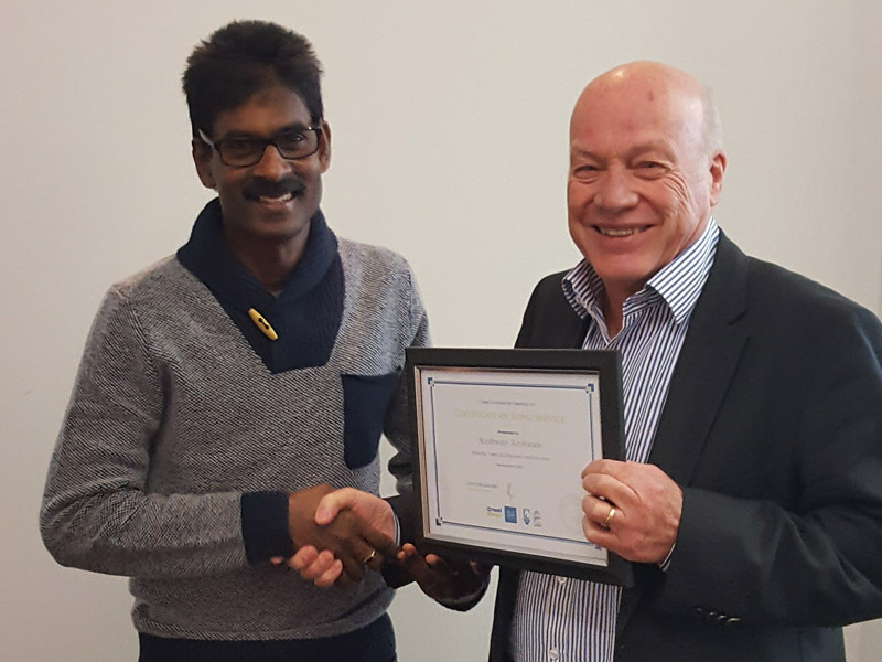 There are plenty of rewards being a franchisee. Keshwan receives his seven-year Long Service Certificate from Wellington Regional Manager Richard Brodie.