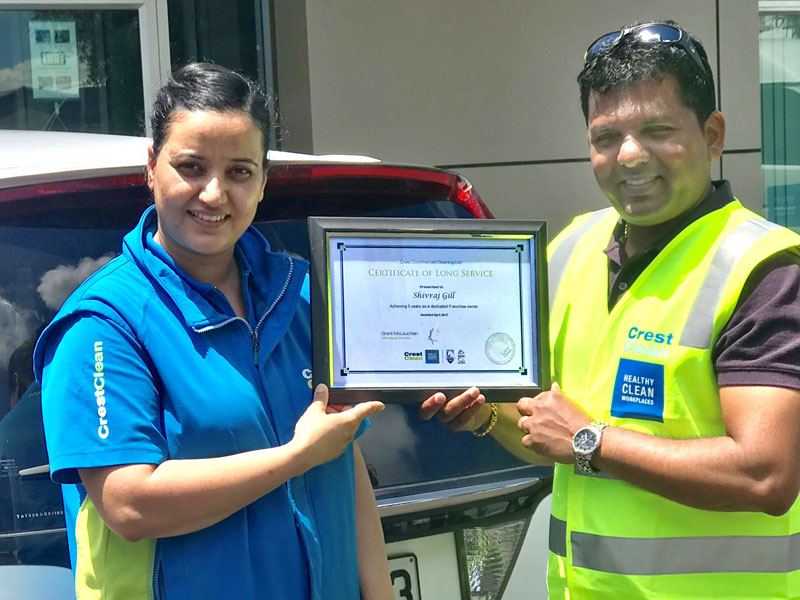 Rachel Gill receives her Certificate of Long Service from Viky Narayan, CrestClean’s Auckland South Regional Manager. 
